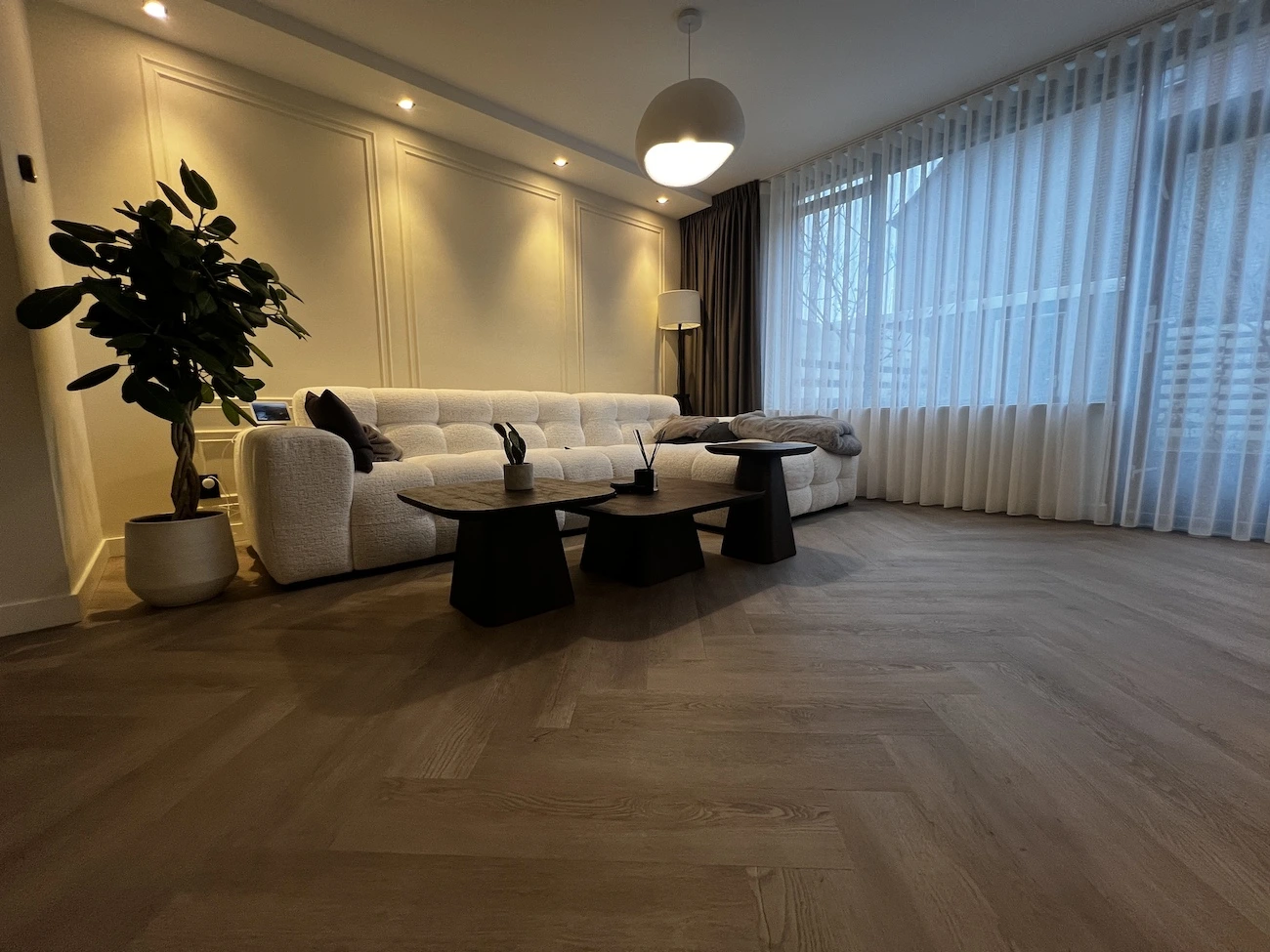 Woonkamer Belakos visgraat plak pvc vloer