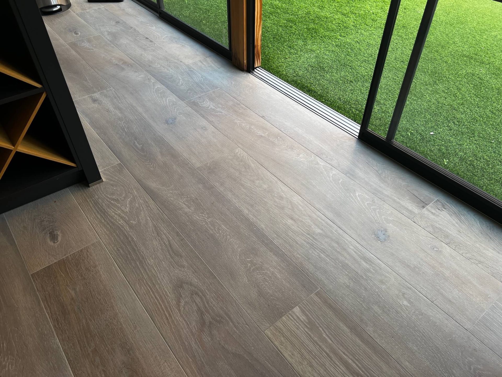 Houtlook tegels keramisch parket Le Bois Slavonia tuinhuis