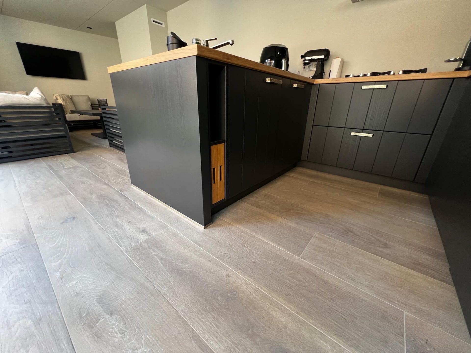 Keuken houtlook tegels keramisch parket woning