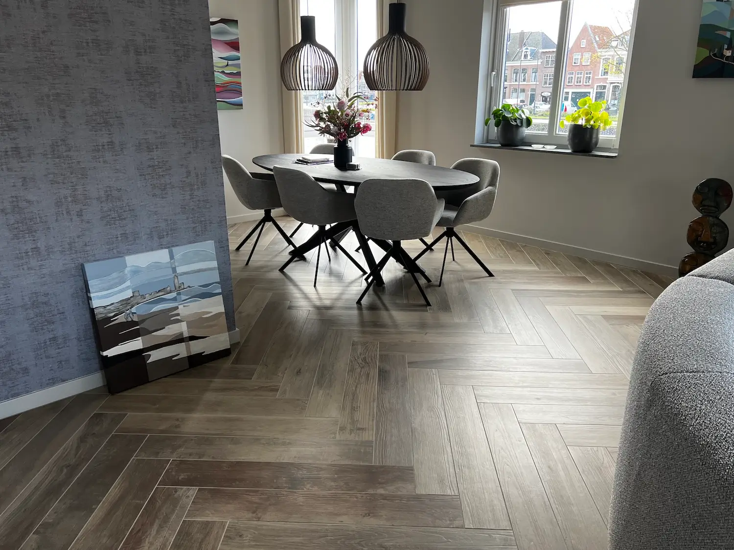 Keramisch parket visgraat vloer eethoek